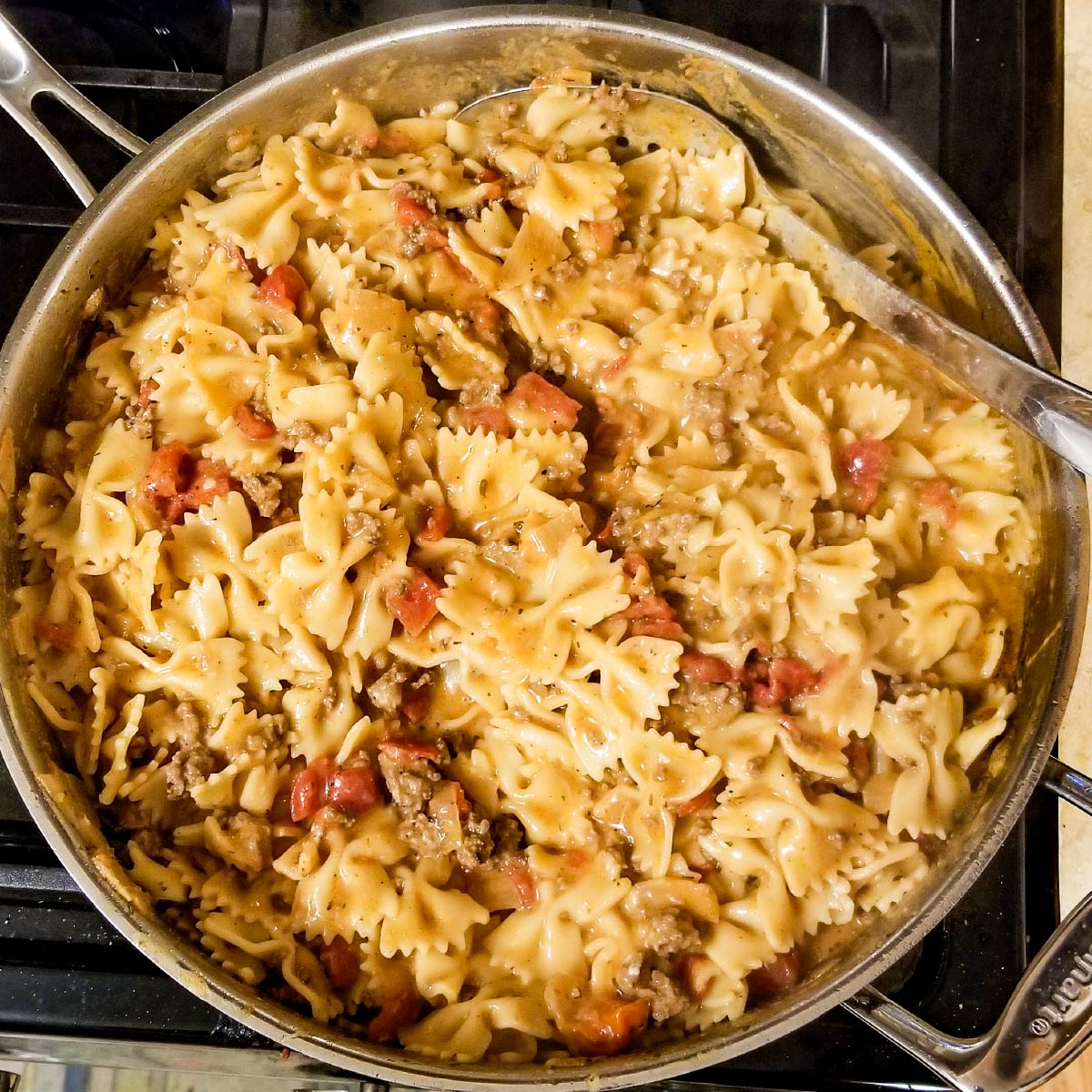 Beef pasta in a 5 quart frying pan ready to serve.